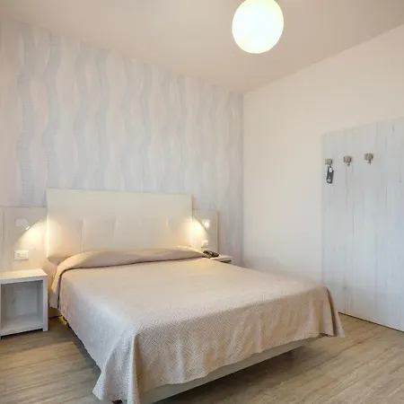 Hotel Lupori Viareggio Exterior photo